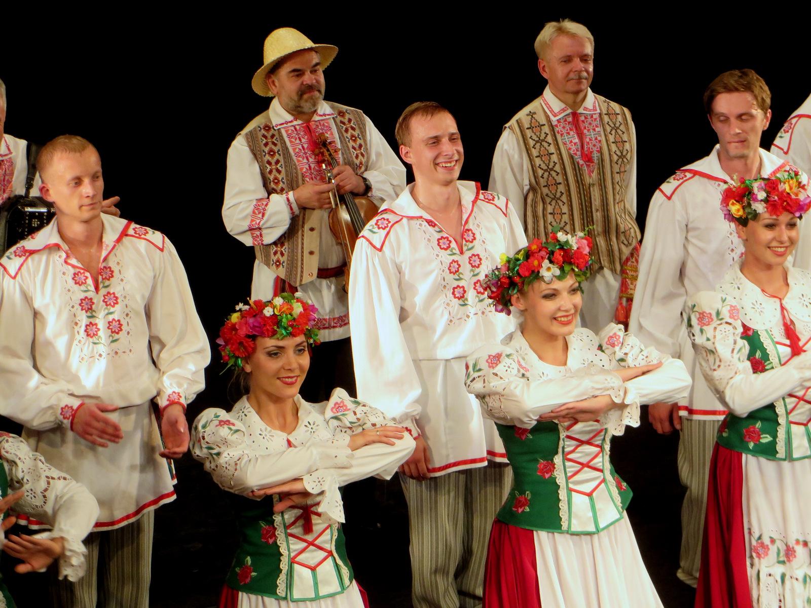 Белорусский костюм для танца