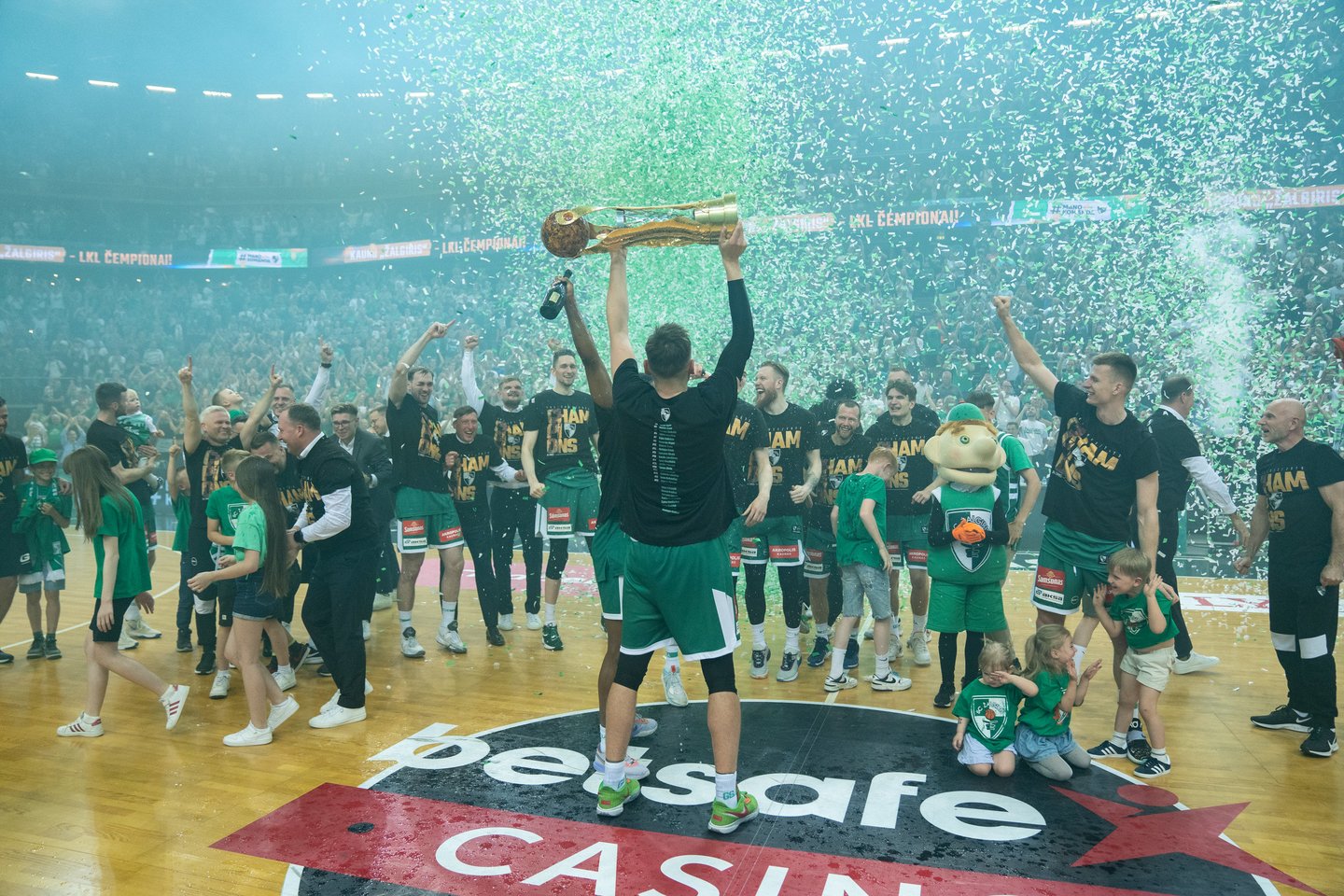 165818154f40663d7d84e495d8c2f3d02b027b5b