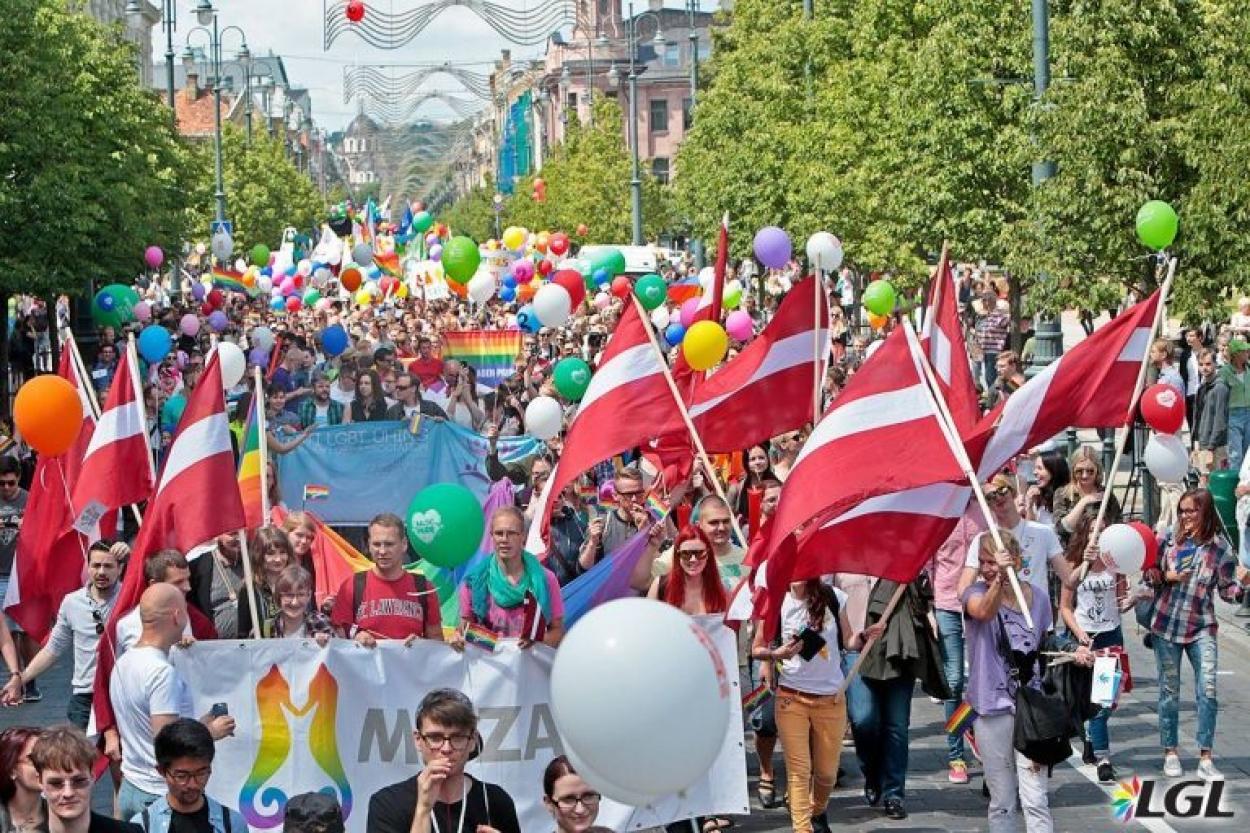 Латвийцев пригласили на гей-парад с детьми - Общество, Новости медицины,  Новости стран Балтии, Дом и быт - газета «Обзор», новости Литвы