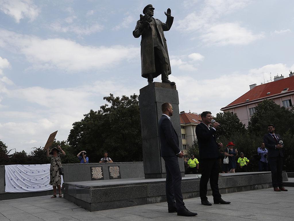 Памятник власову в америке посмотреть фотографии