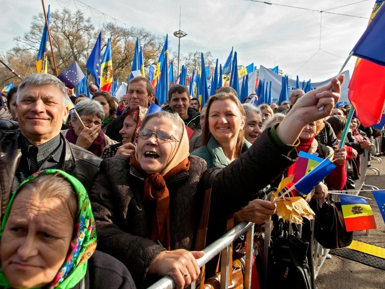 Молдавия поддерживает. Жители Молдовы. Население Молдовы. Молдавия народ. Русофобия в Молдавии 2022.