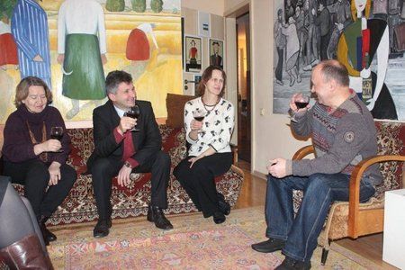 Друзья в мастерской художника
