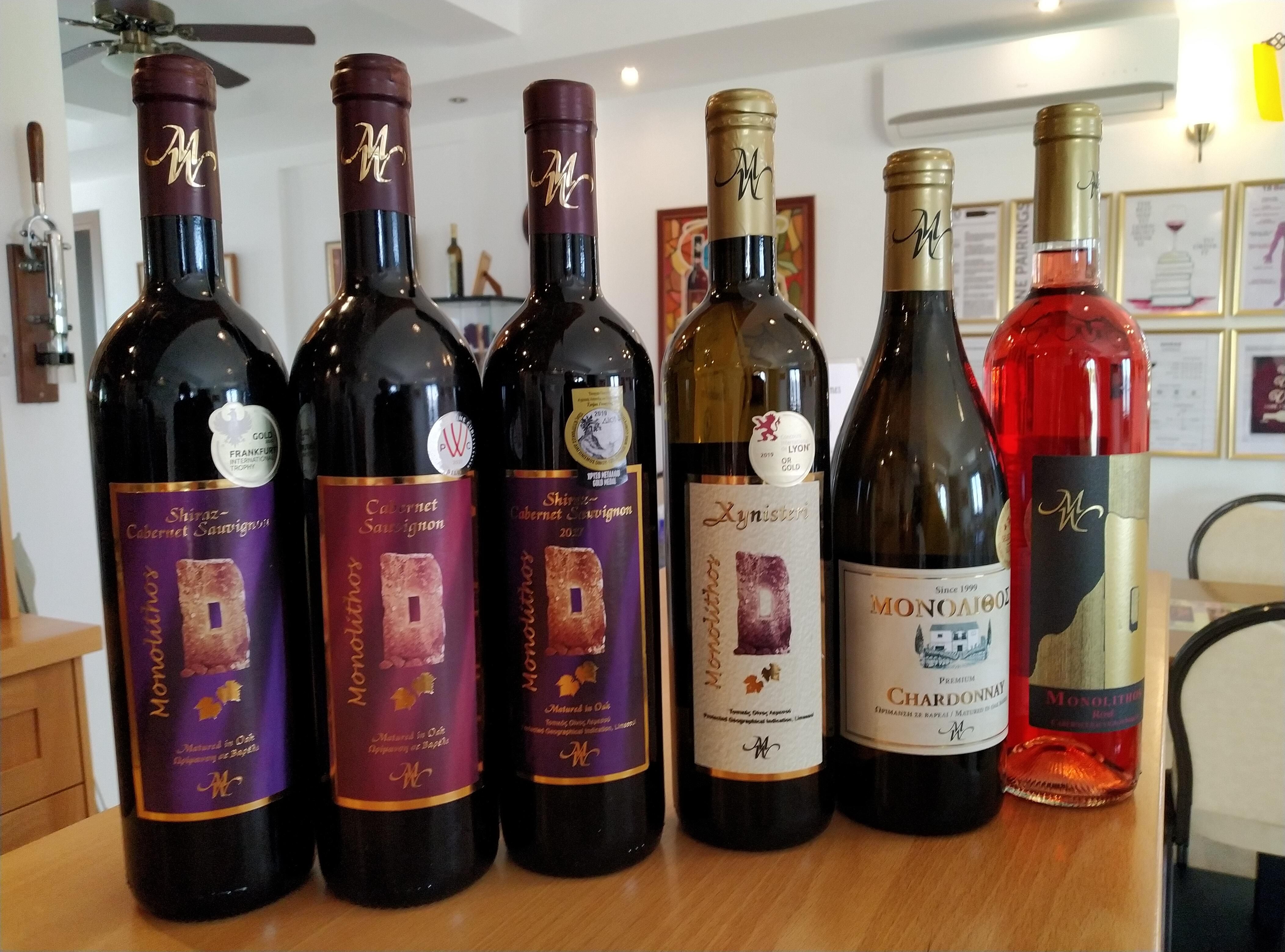 Set of wines from "Monolithos"