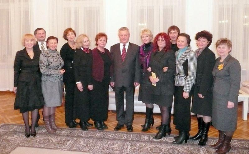 Вильнюсские педагоги и посол Республики Беларусь в Литве В. Дражин