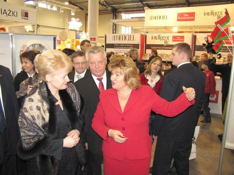 Президент Литвы Даля Грибаускайте у белорусского стенда