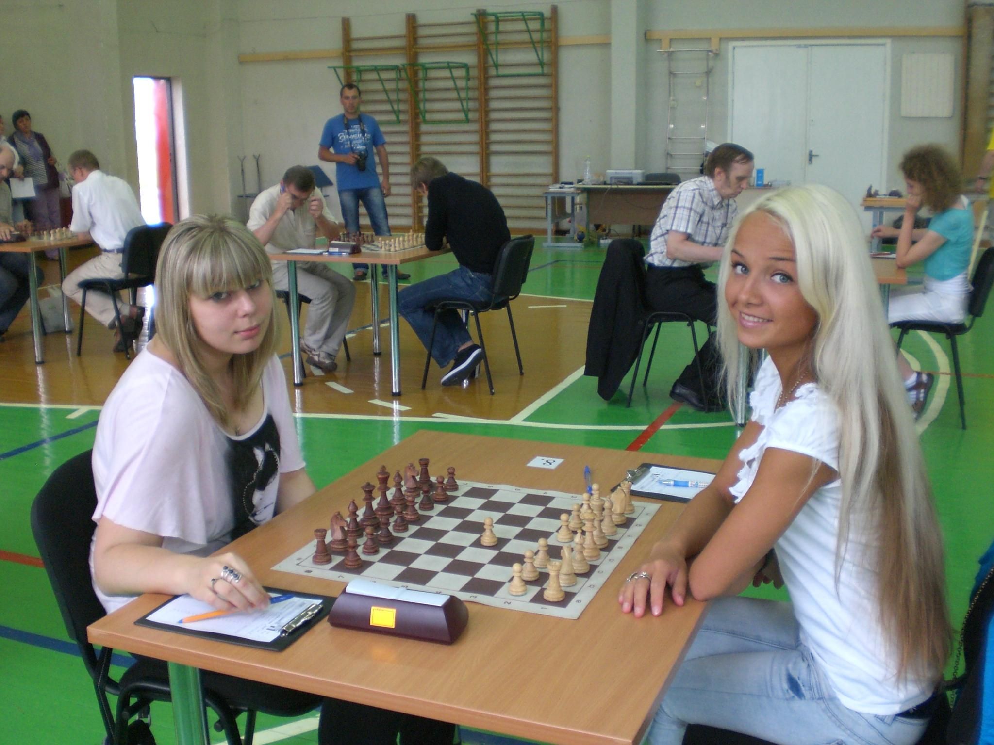 Воспитанницы Й.Лапегинаса: Ксения Чернавина (слева) и Виктория Бейнорайте.