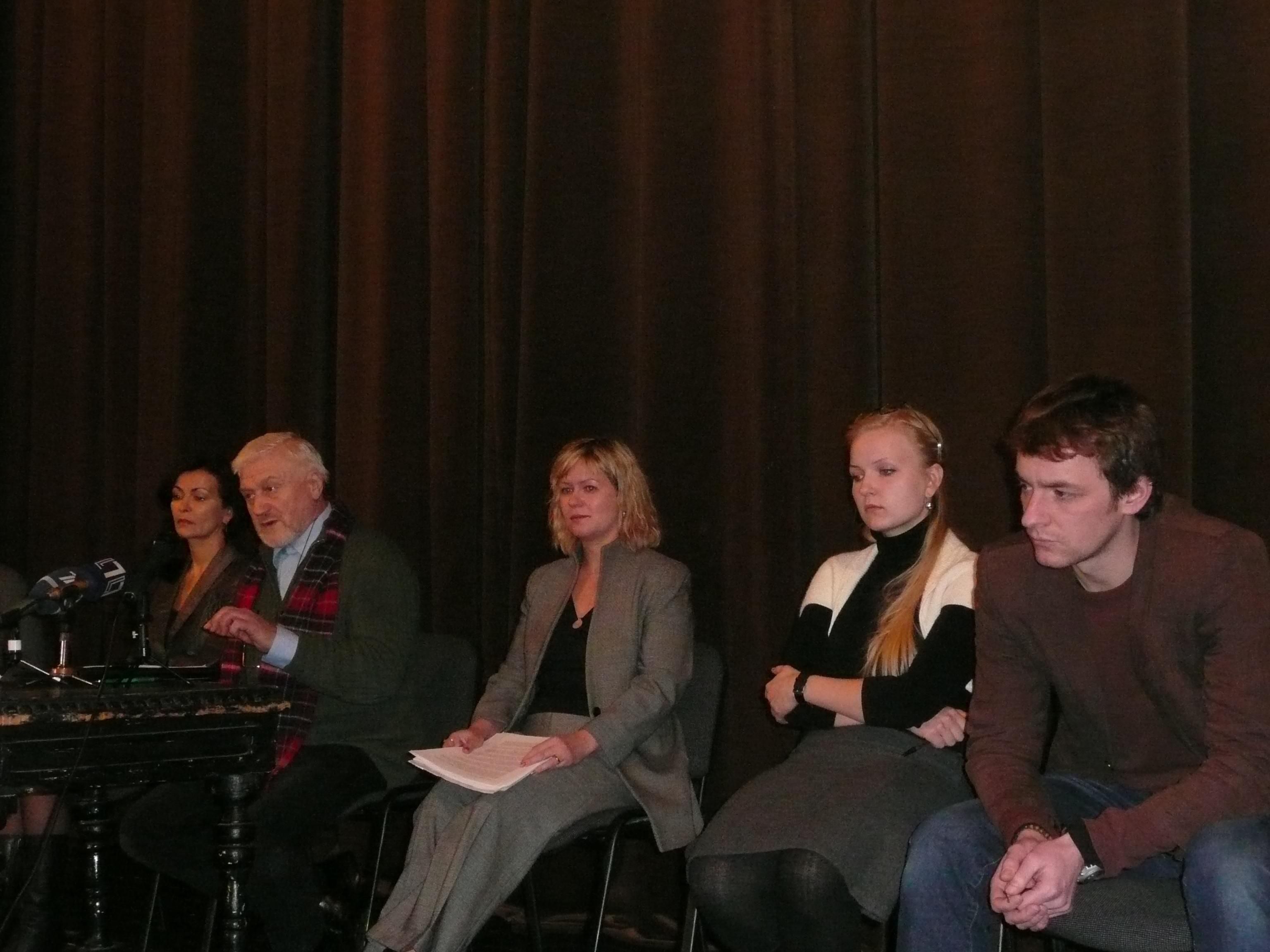 Пресс-конференция в Русском драмтеатре, во время которой был представлен спектакль "А эту зиму звали Анна..."