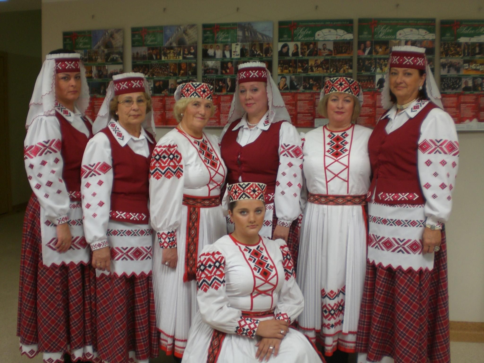 Клайпедский ансамбль «Купалинка». Руководитель Валентина Снигур. Фото Ирины Беляевой
