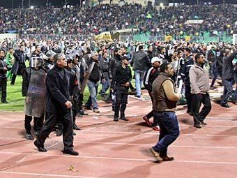 Беспорядки на футбольном матче в Порт-Саиде 1 февраля 2012 года. Фото Reuters
