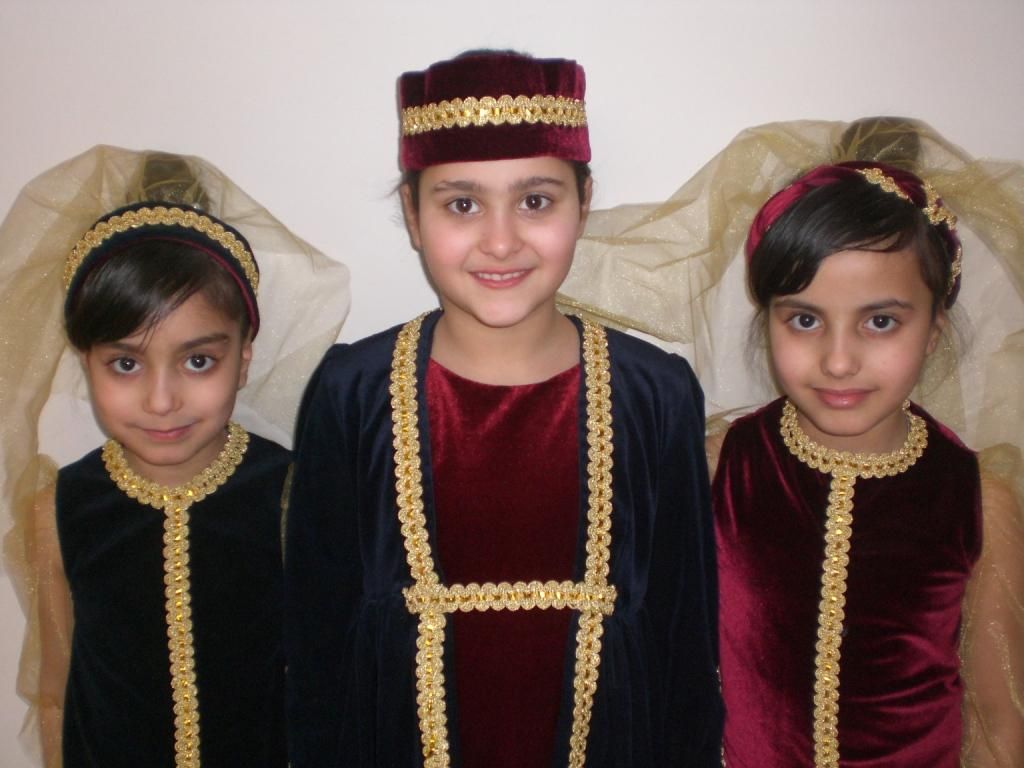Юные участники армянского ансамбля песни и танца «Hajrenik» (Каунас). Фото Ирины Беляевой.