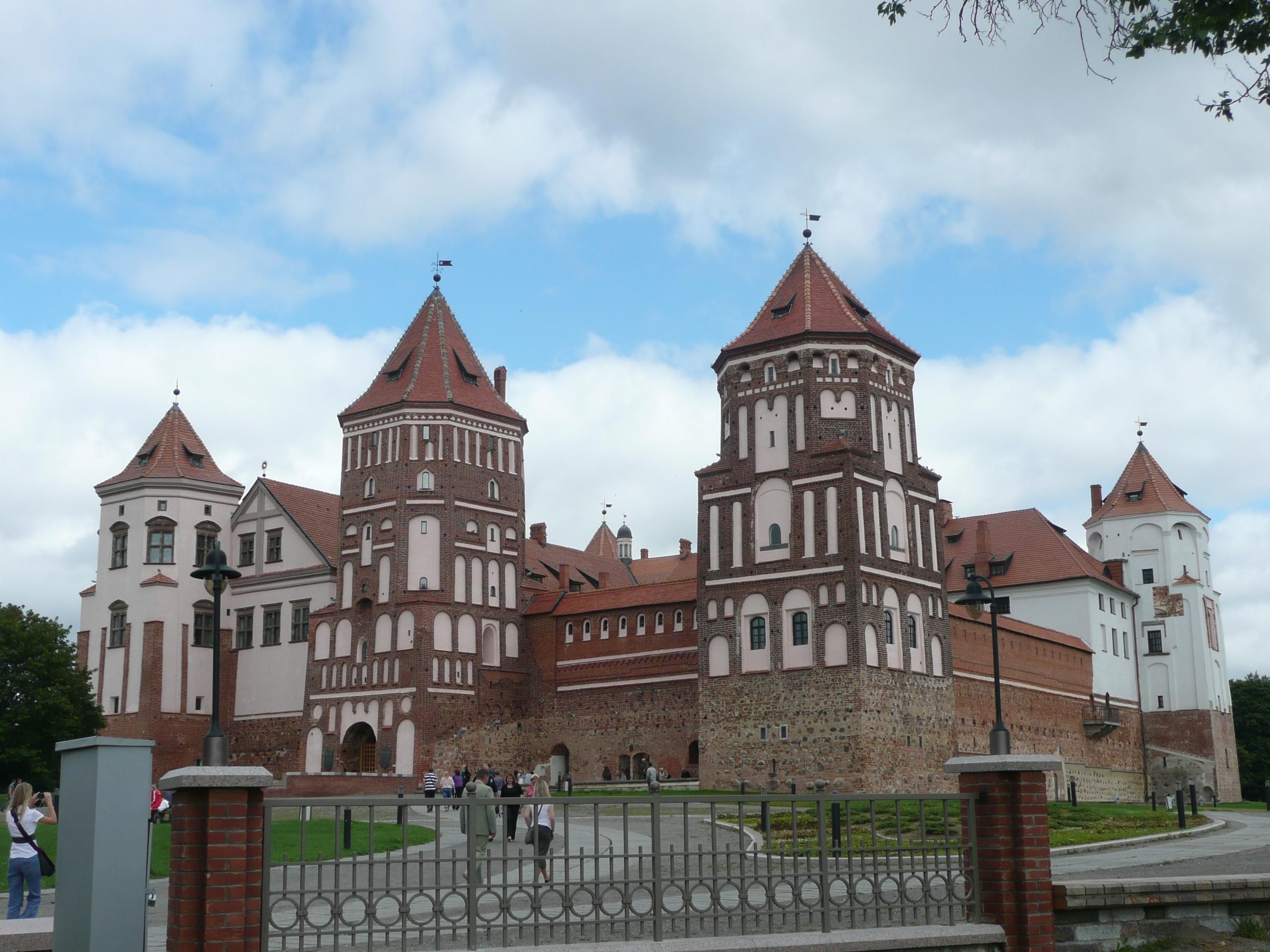 Мирский замок. Фото из архива "Обзора".