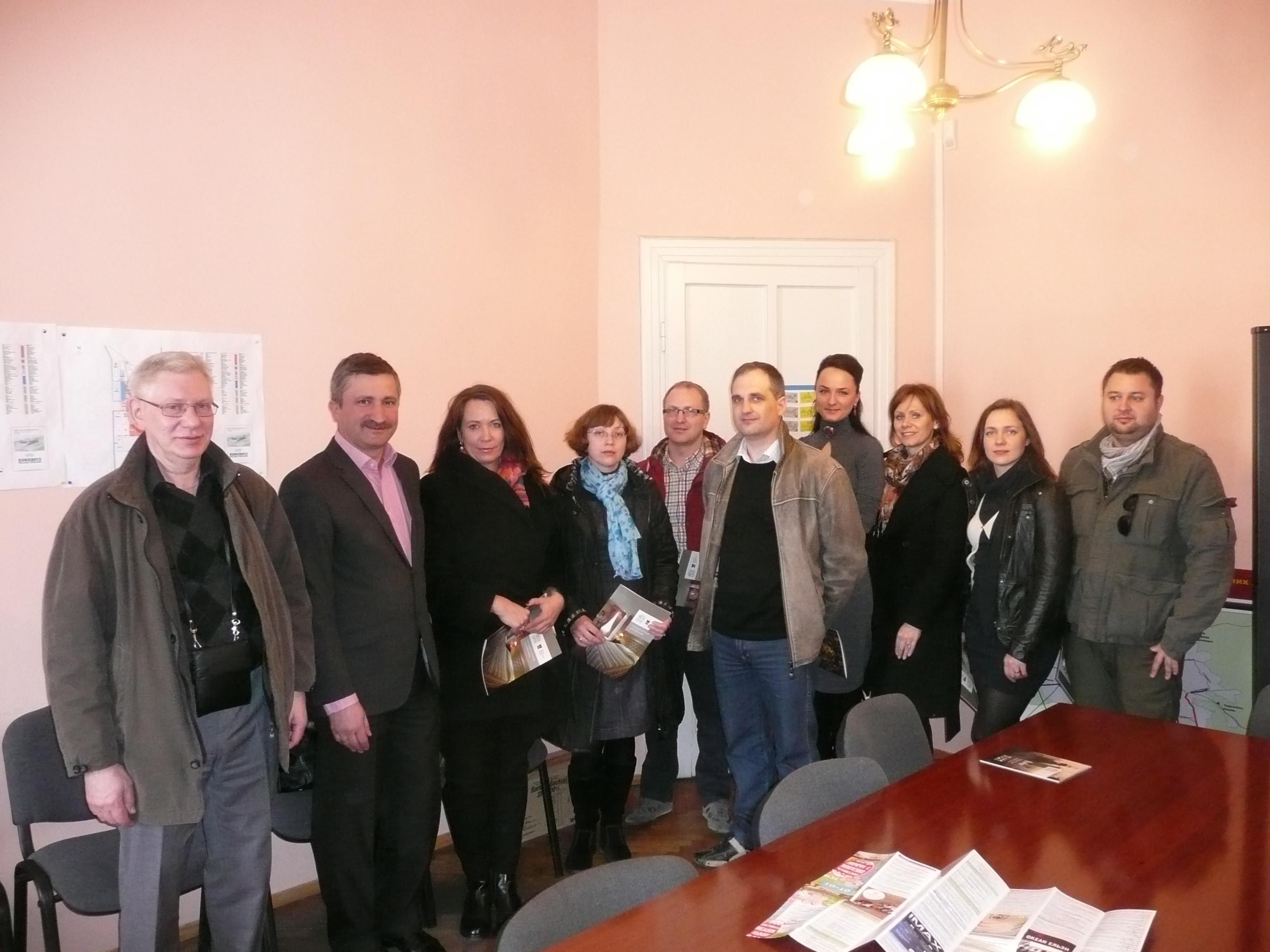 Литовская делегация с представителями городских властей.