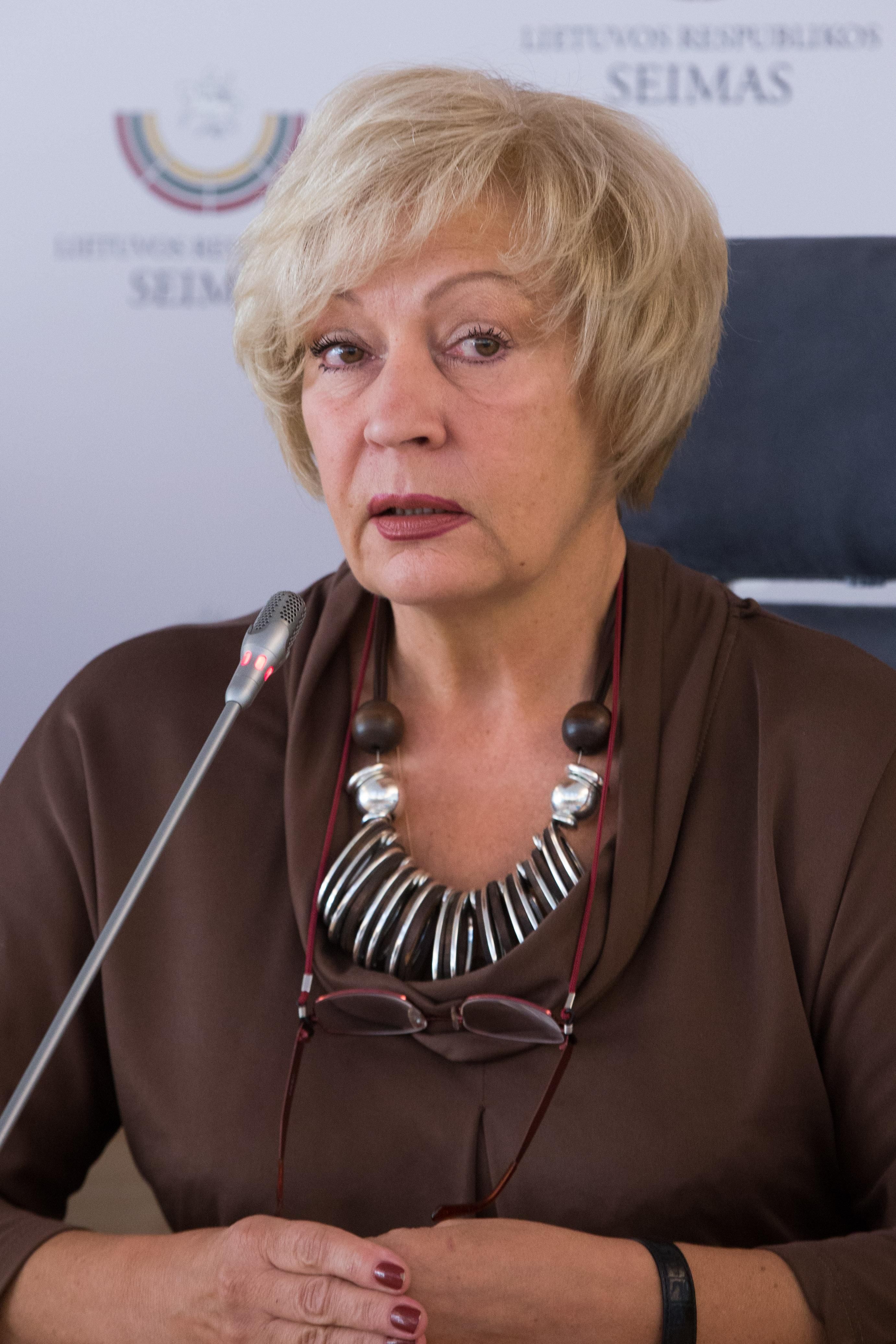Лариса Дмитриева