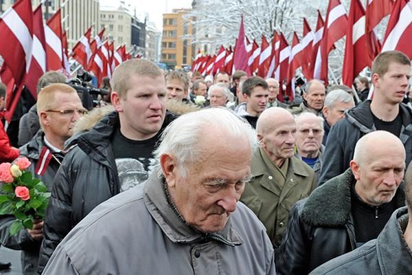 Марш ваффен СС в Риге. Фото: Роман Коксаров / AP