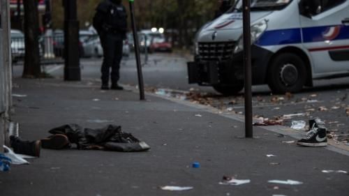 Полицейский на месте теракта в Париже Фото: Laurence Geai/Flash90