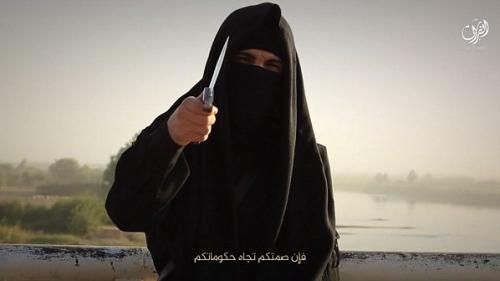 Боевик ИГИЛ Фото: кадр видео, размещенного Daily Mail