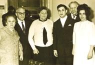 Янис Липке (на фото - между молодоженами) на свадьбе Смолянских в Риге, 1970 год