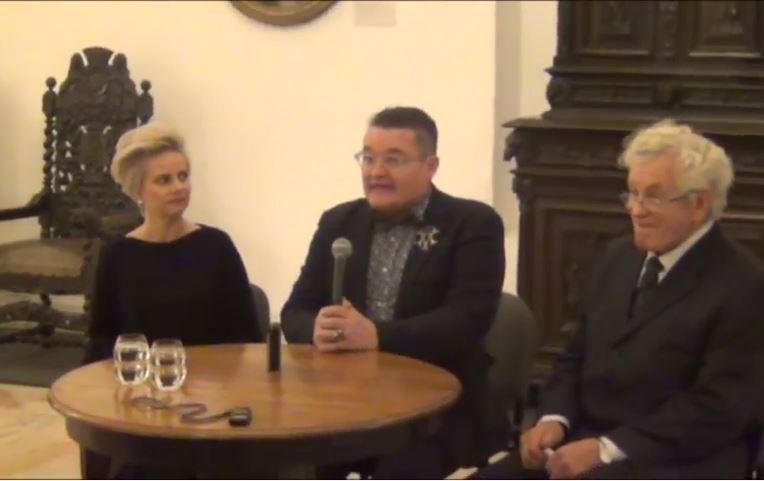А.Васильев (в центре) на пресс-конференции в Вильнюсе