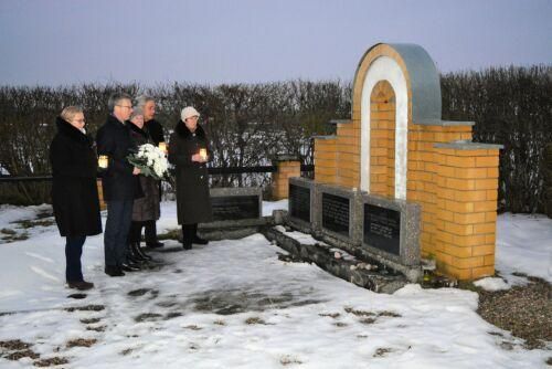 В Юрбаркасе 27 января отметили Международный день памяти жертв Холокоста. Фото www.jurbarkas.lt