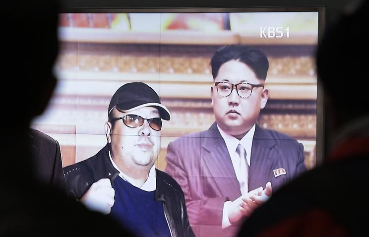 Ким Чен Нам и лидер КНДР Ким Чен Ын © AP Photo/Ahn Young-joon