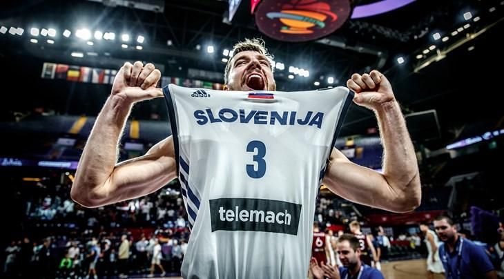 Фото: <a href="http://www.fiba.basketball/eurobasket/2017/news/tuesday-review-slovenia-reach-maiden-semi-final-after-thrilling-win-over-latvia-spain-advance-once-again">www.fiba.basketball</a>