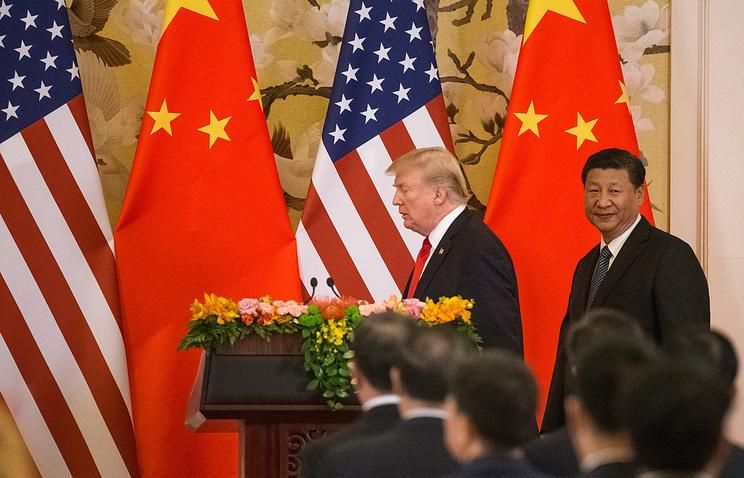 Президент США Дональд Трамп и председатель КНР Си Цзиньпин © EPA-EFE/ROMAN PILIPEY