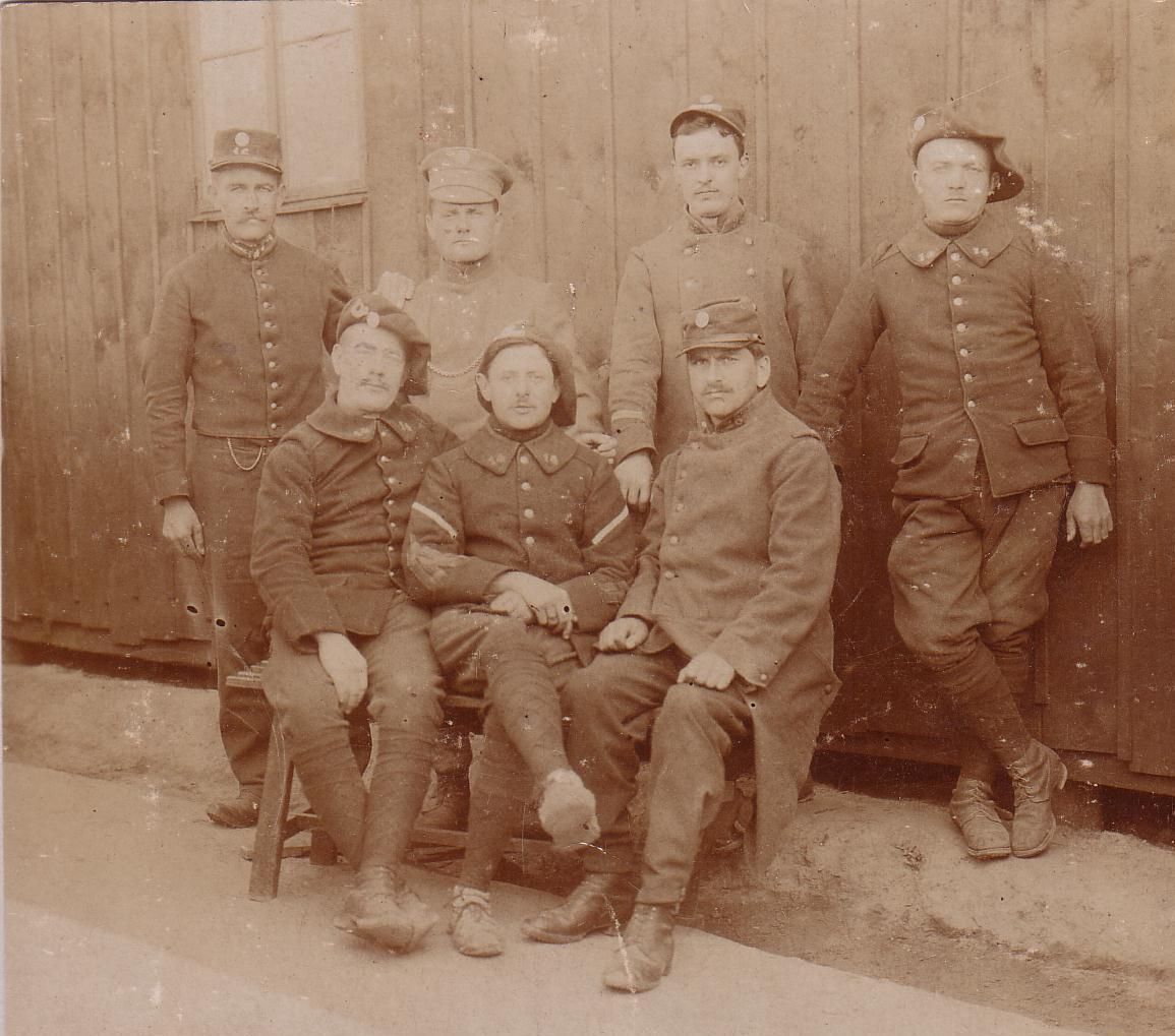 Рядовой 302 запасного полка Владас Станкунавичюс в германском плену (верхний ряд, второй слева)