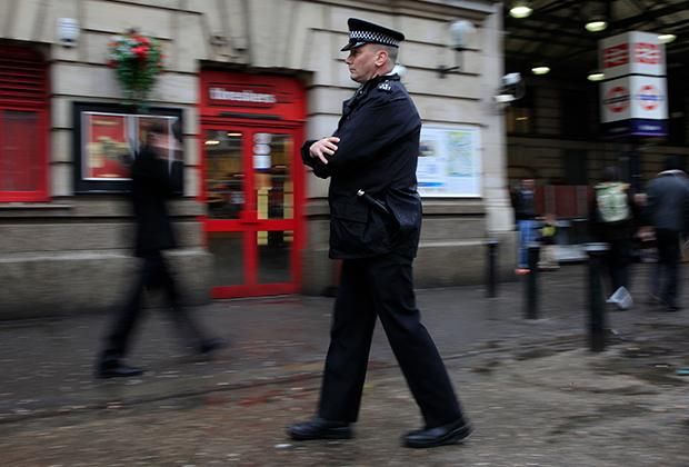 Британские полицейские предпочитают закрывать глаза на происходящее. Фото: Stefan Wermuth / Reuters