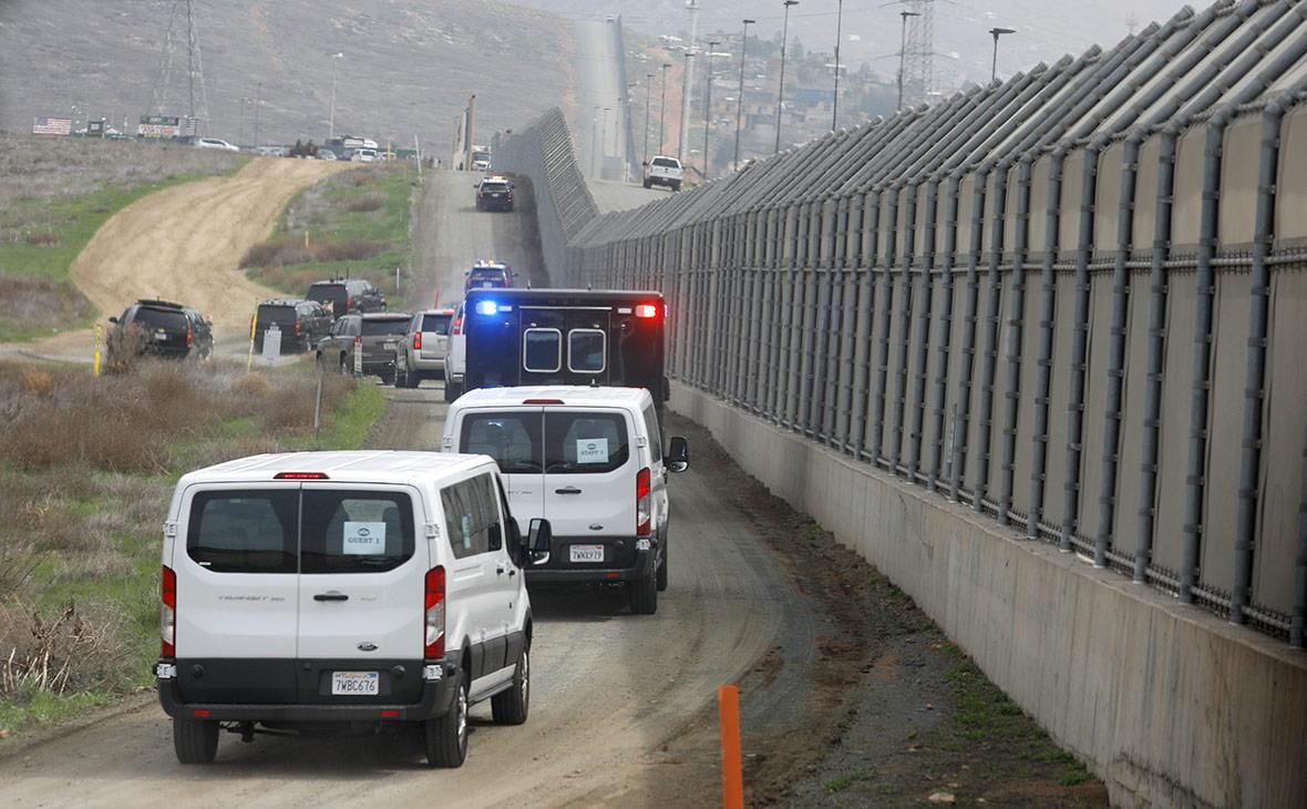 Граница между США и Мексикой (Фото: Kevin Lamarque / Reuters)