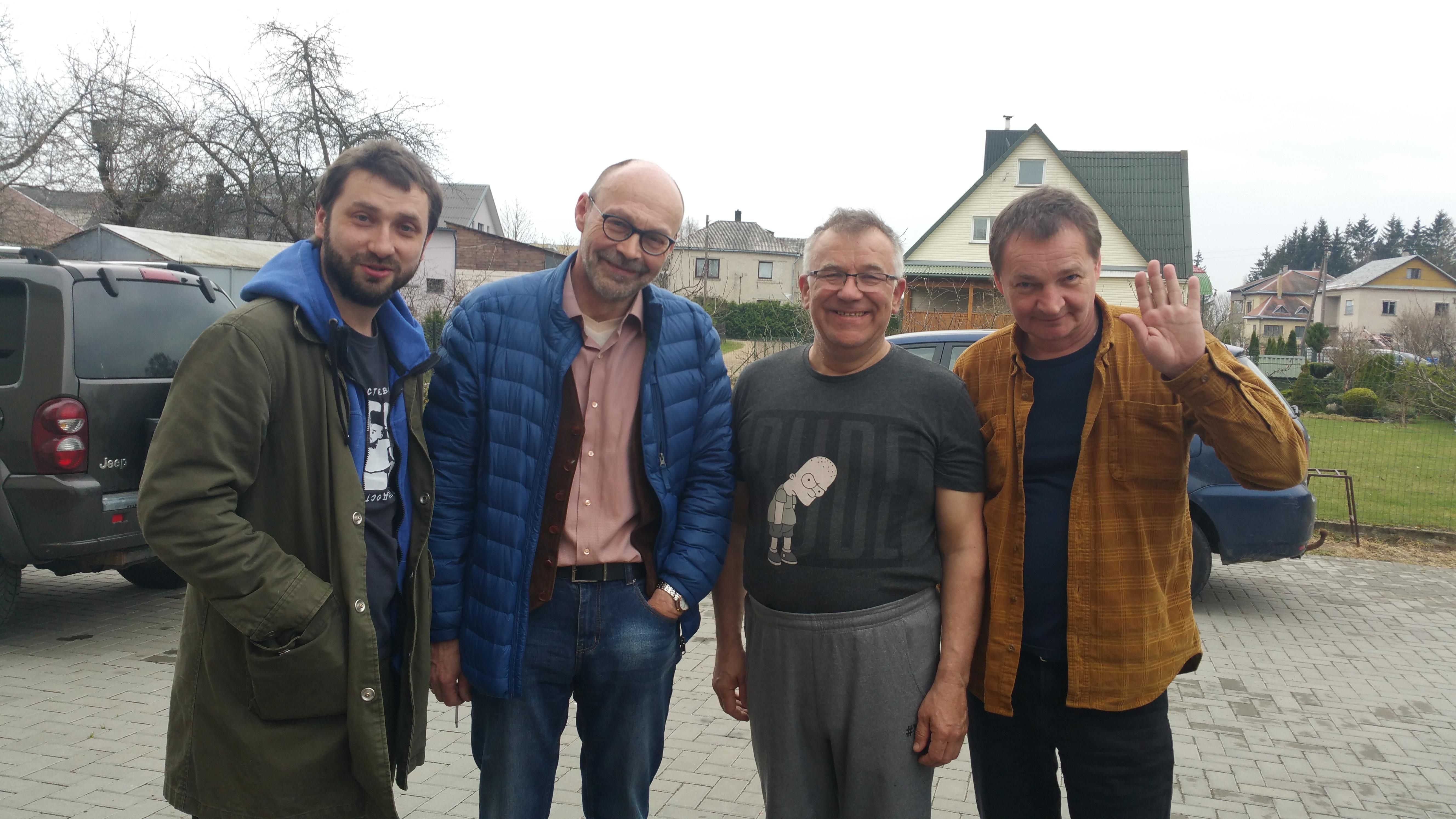 Слева направо:  оператор Артем Игнатов, продюсер Сергей Лихоткин,координатор проекта Здиславас Юхнявичюс, режиссер Павел Медведев.