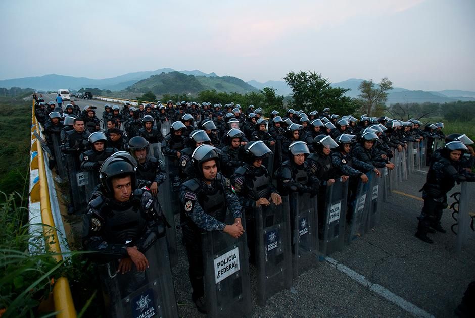 Мексиканская полиция на границе Фото: Rebecca Blackwell / AP