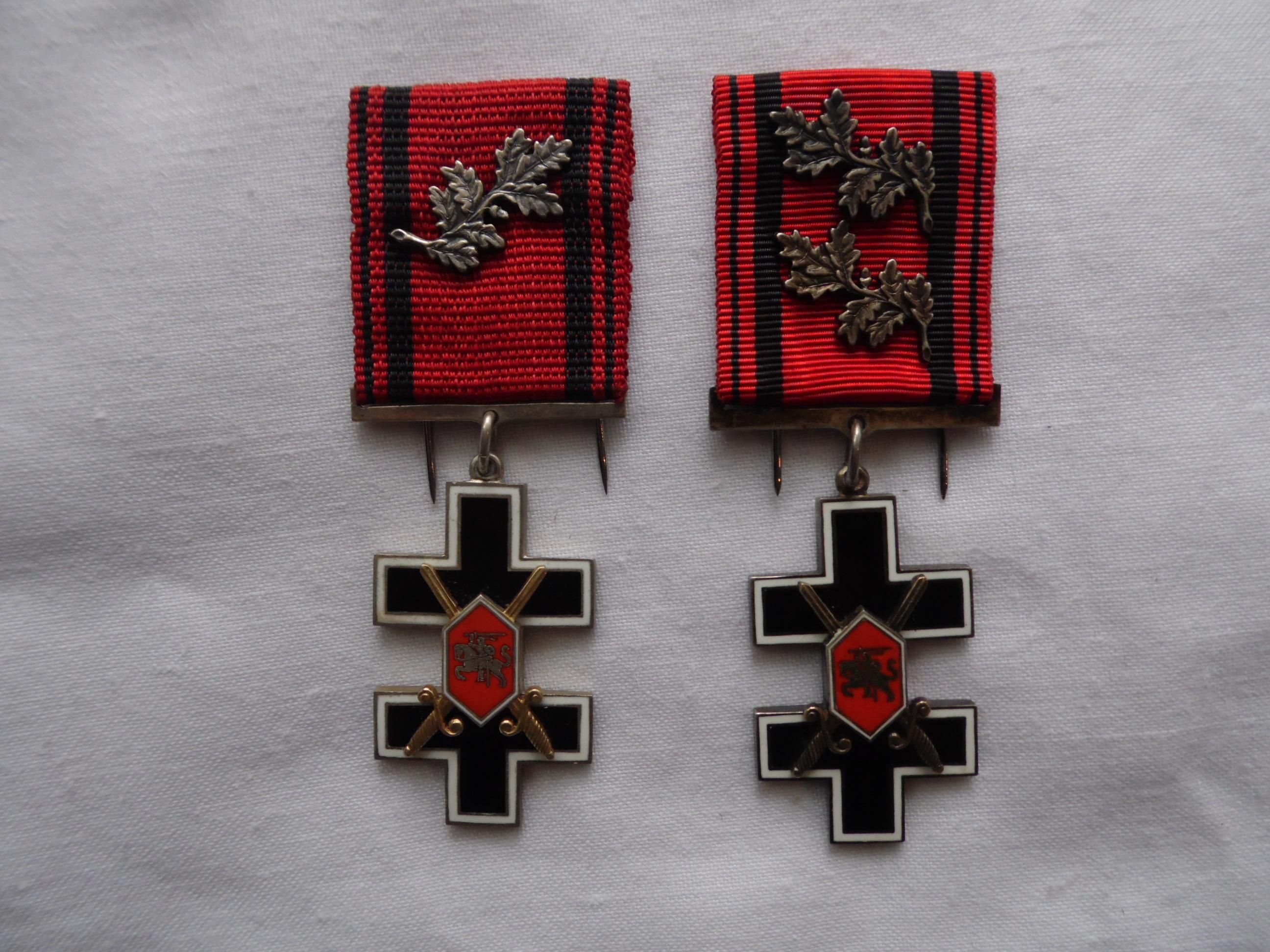 IV степени и V степени ордена Креста Витиса 1930 года. Из коллекции Г. Сакалаускаса