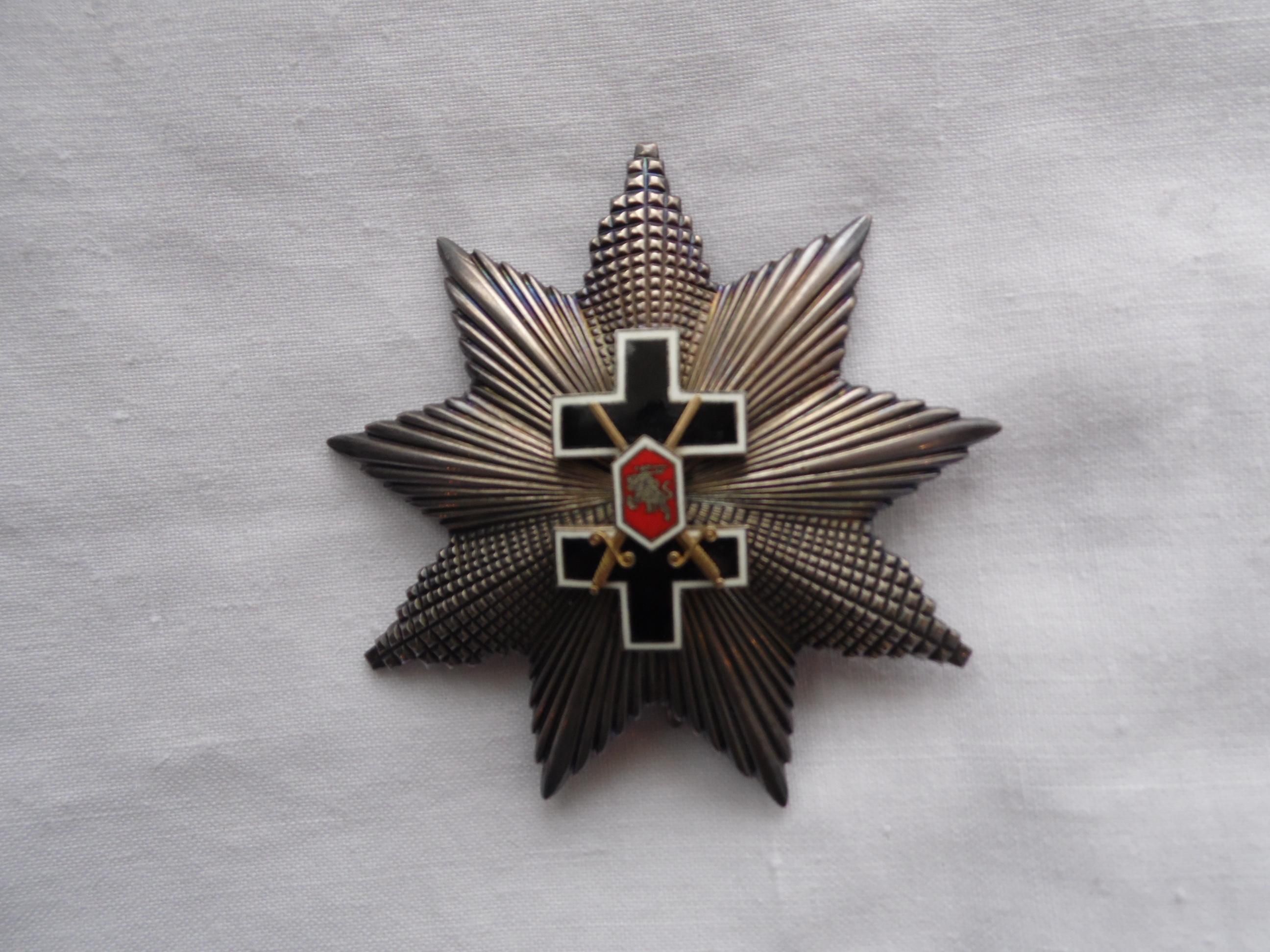 Девяти конечная звезда ордена Креста Витиса степени, изготавливалась из серебра. Из коллекции Г. Сакалаускаса