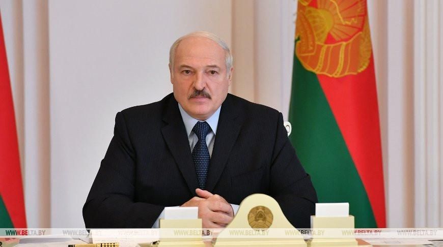 Александр Лукашенко во время совещания. Фото: БЕЛТА
