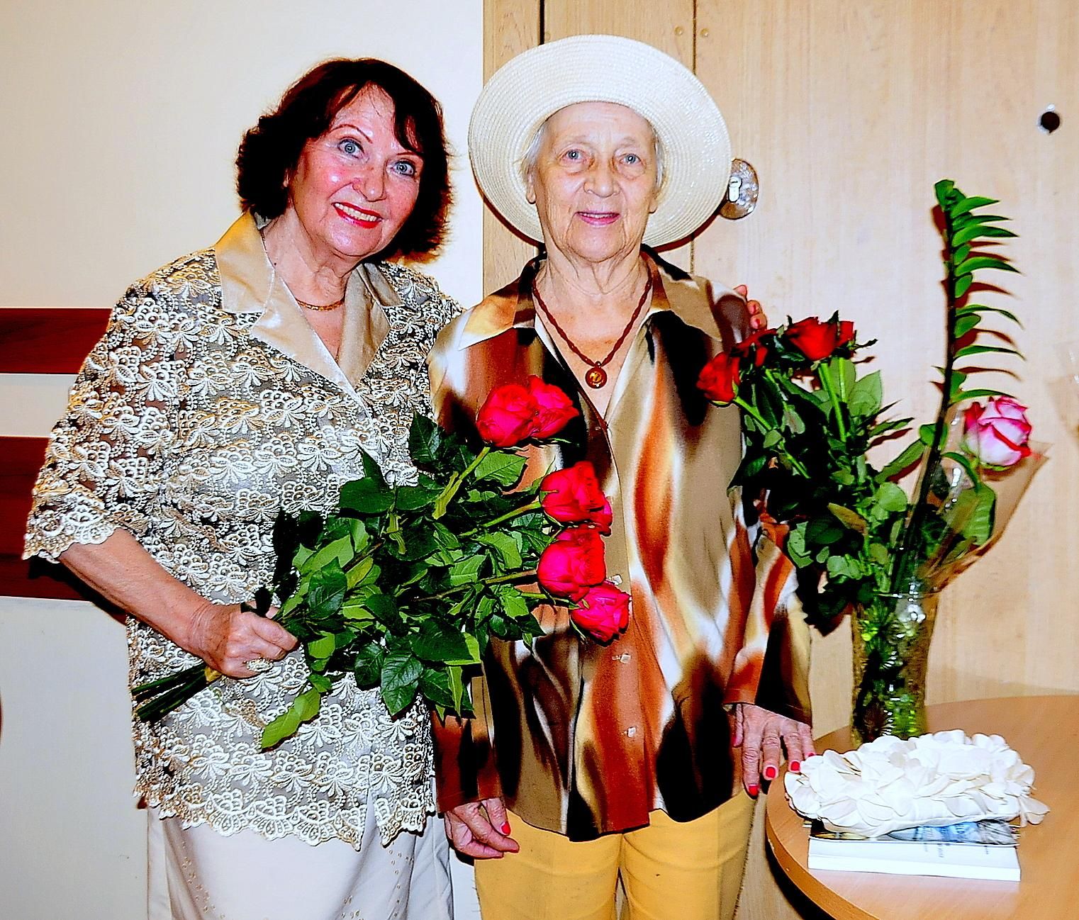 Раиса Мельникова (слева) и Елена Бахметьева