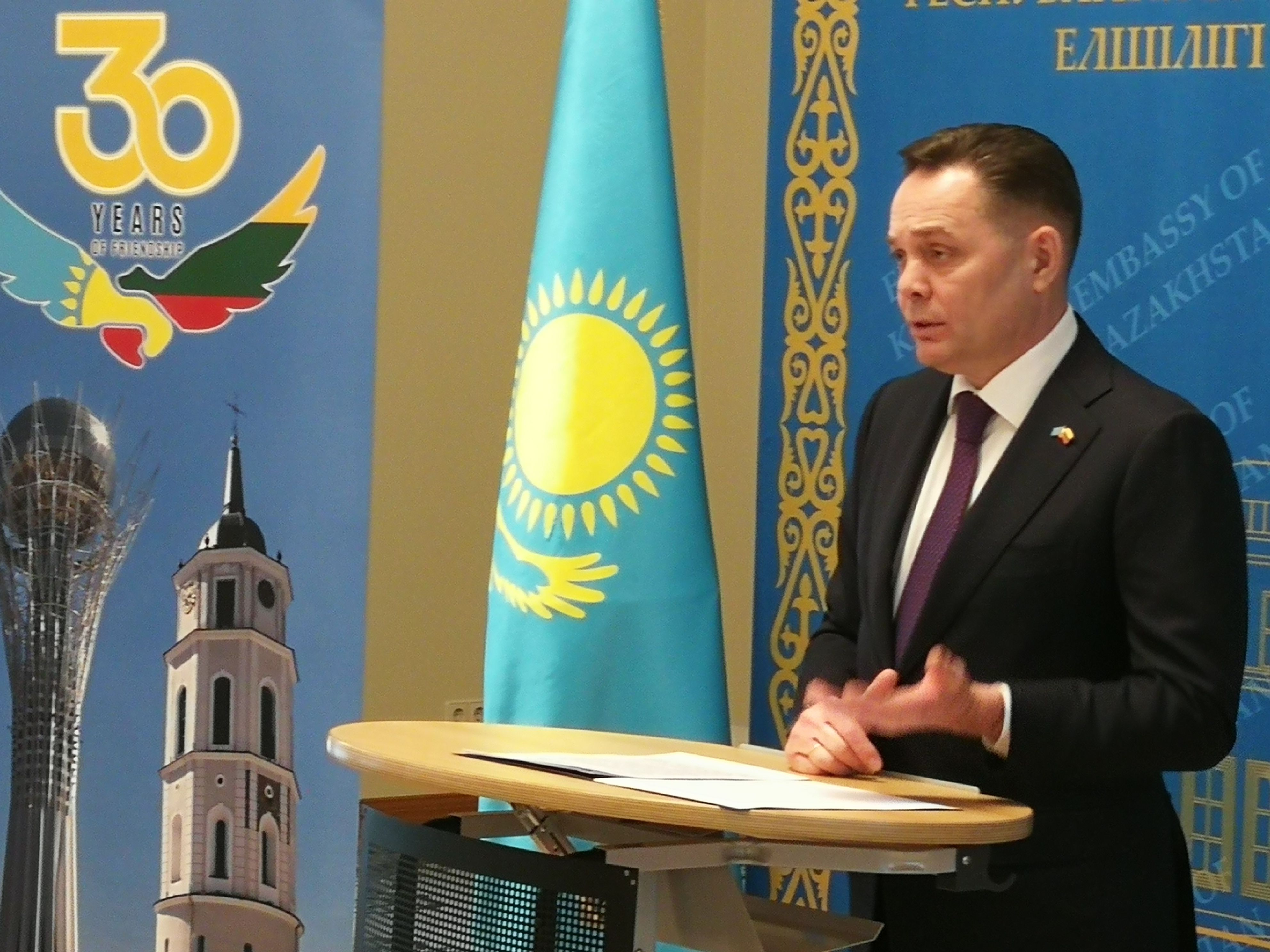 Посол Казахстана в Литве Виктор Темирбаев.