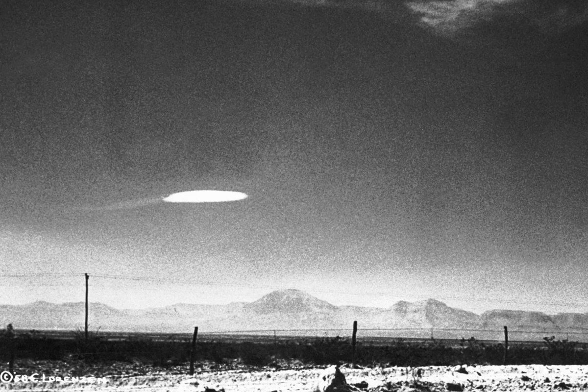НЛО над штатом Нью-Мексико, 1957 год. Фото: NBC UNIVERSAL