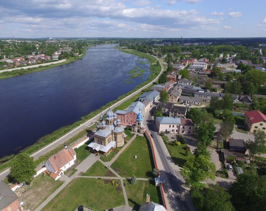 Вид на реку Даугаву с воздуха. Екабпилс, Латвия. Фото: Edgars Šulcs