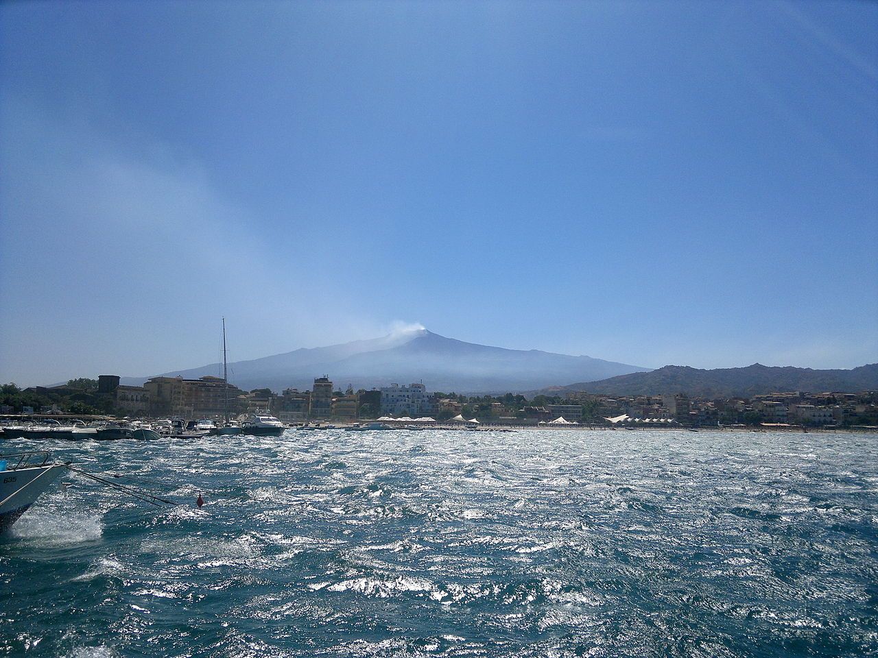 Вулкан Этна. Фото: Drtrotsky