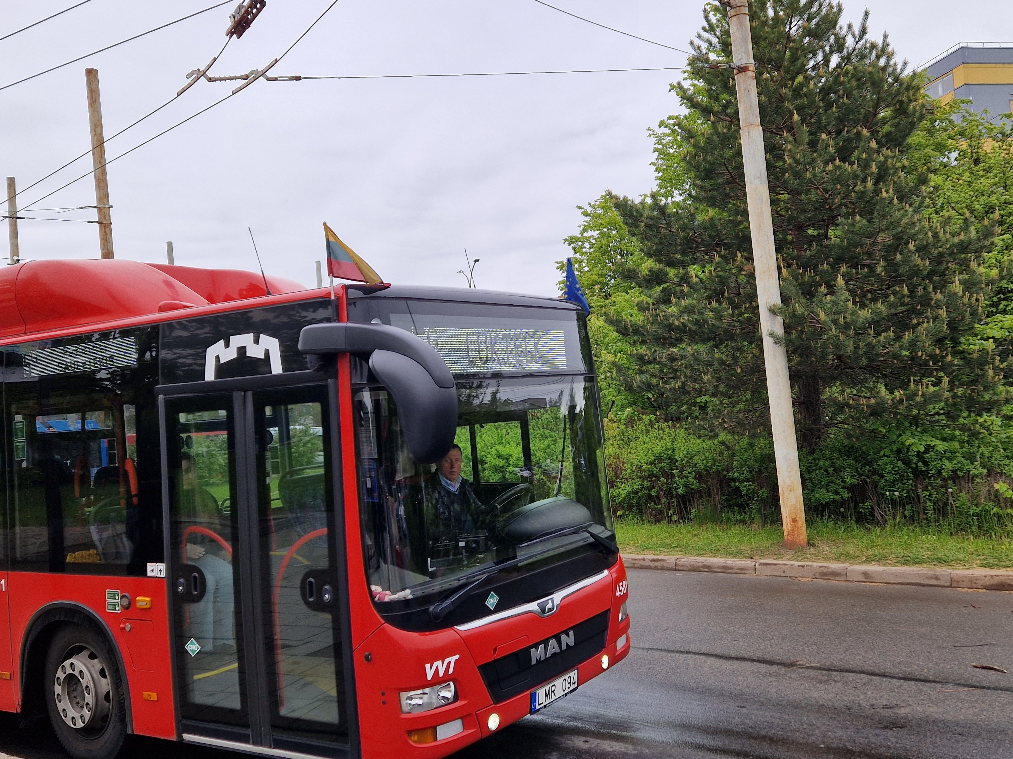 Название песни представителя Литвы на Евпровидении - на вильнюсских автобусах