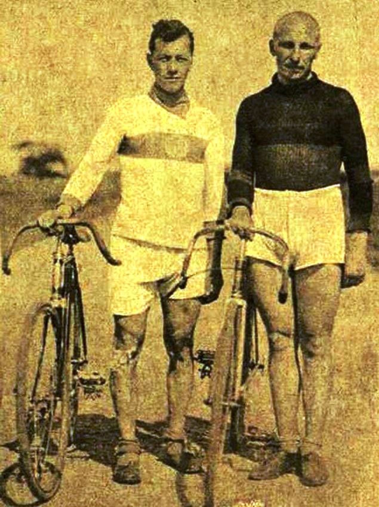 1924 m. Paryžiaus žaidynėse startavo dviratininkai I.Anolikas ir J.Vilpišauskas