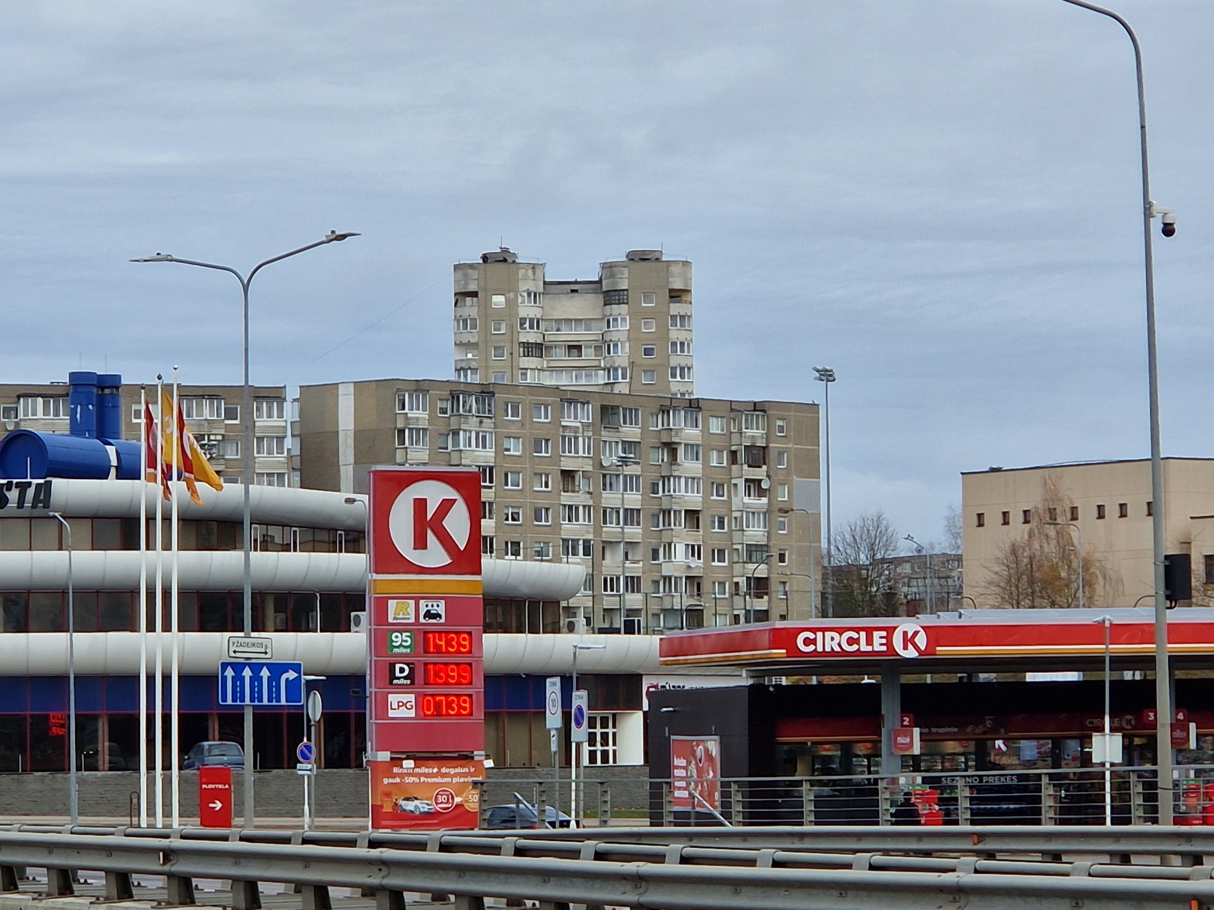 На одной из вильнюсских АЗС вчера, 6-го ноября. Фото: "Обзор"