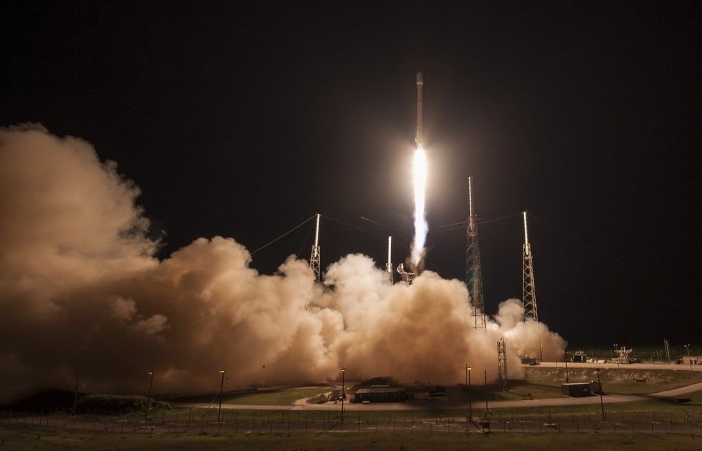 Запуск Falcon 9.  Фото spaceX