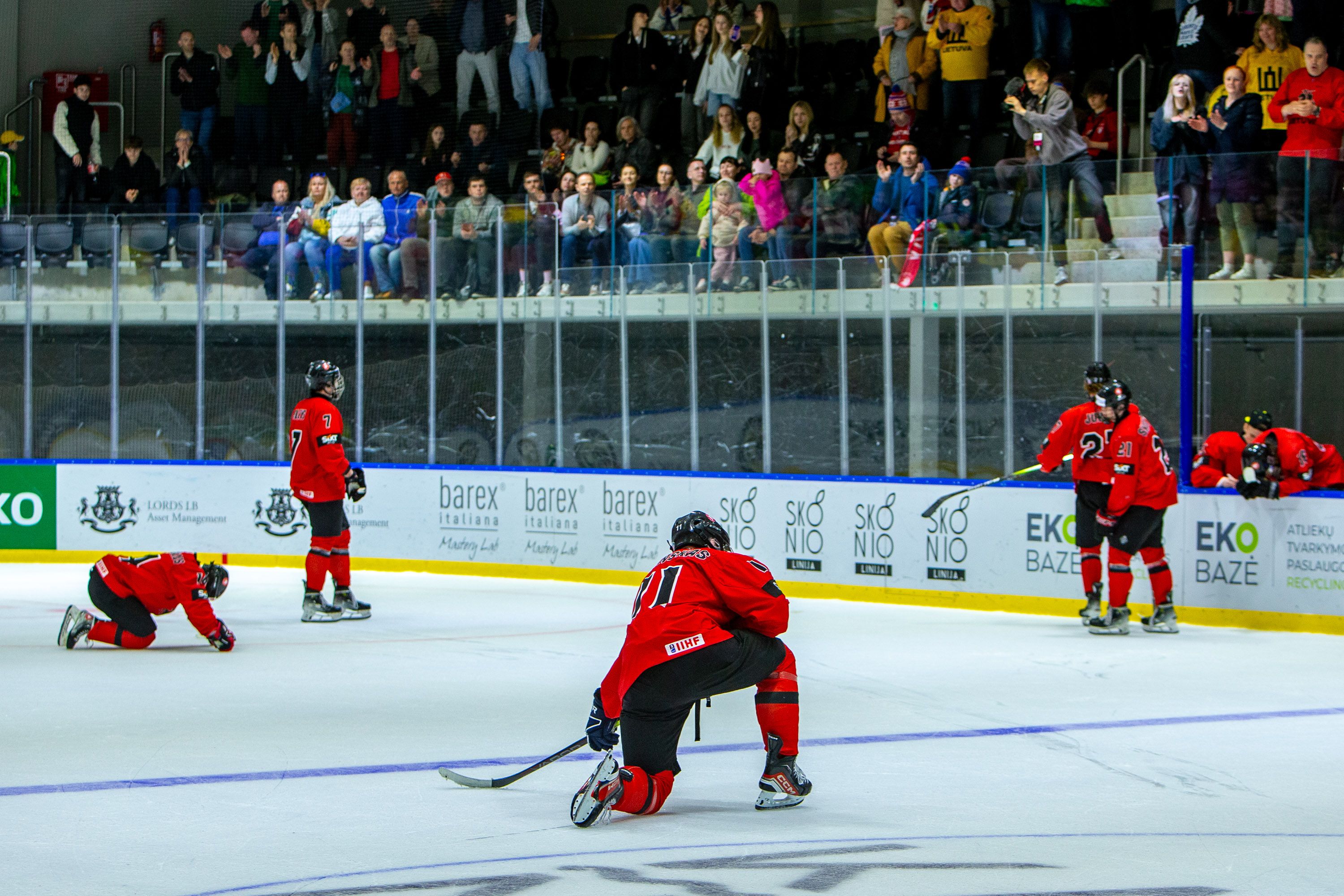 www.hockey.lt