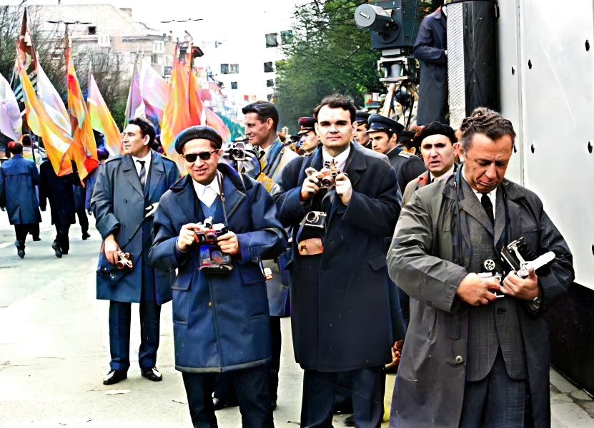 Фотокорреспонденты ведущих газет республики