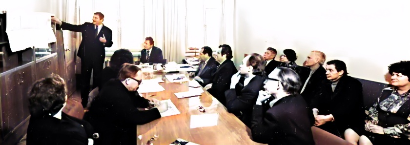 Будни редакции: обсуждается очередной номер газеты