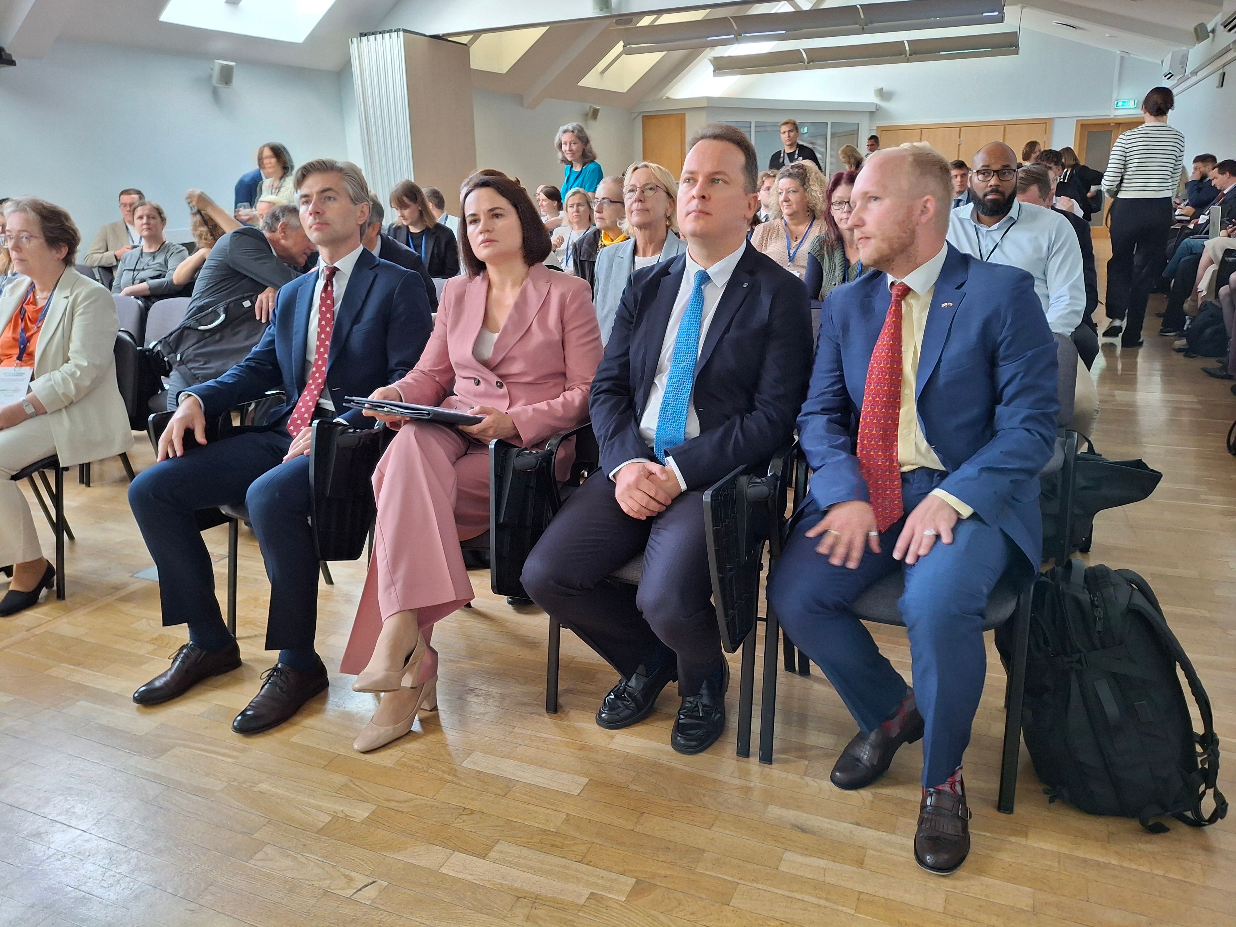 Из архива "Обзора"