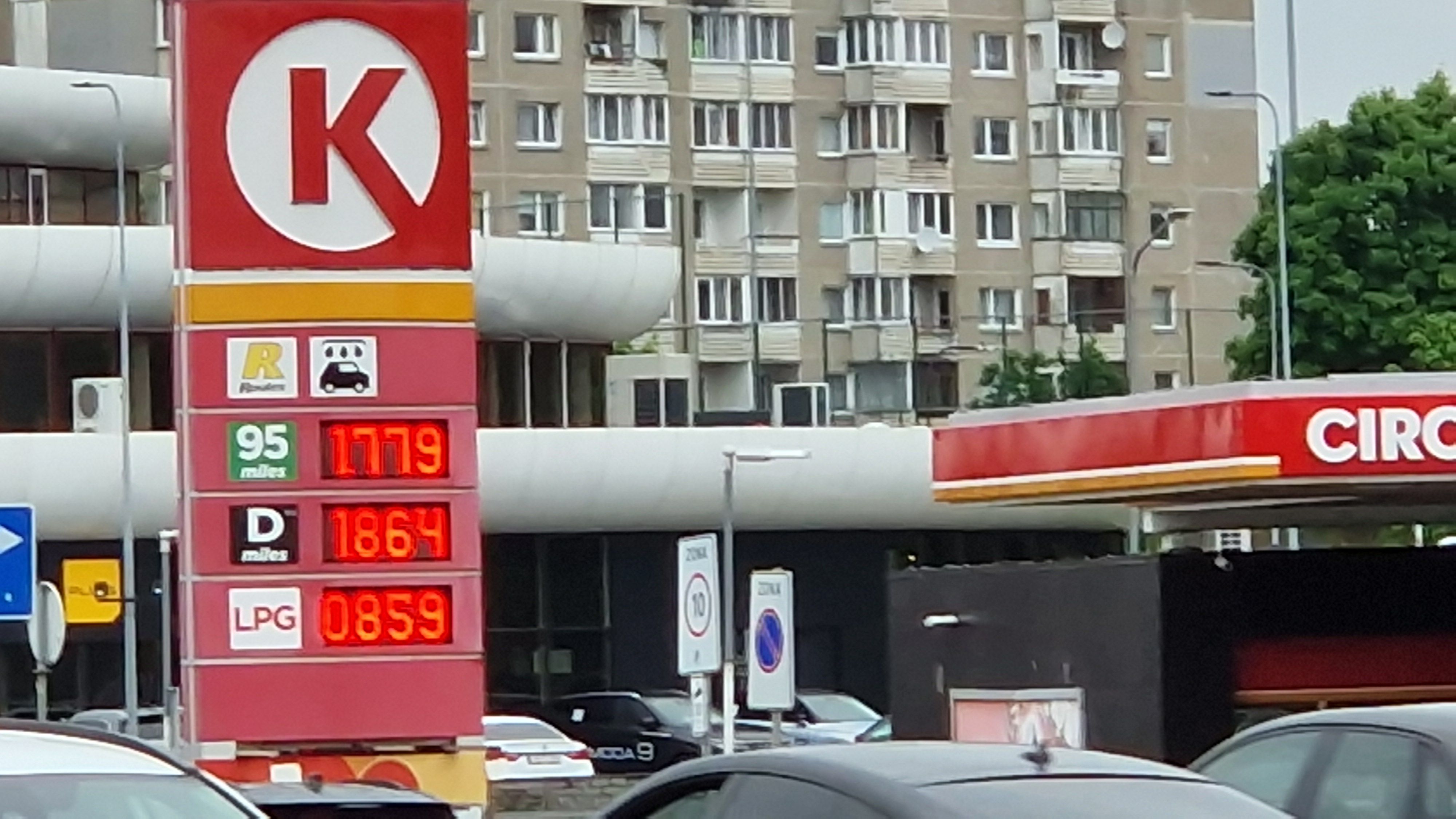 11 июня, 9.03