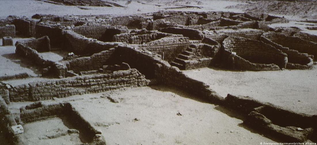 Фото: Eventpress Herrmann/picture alliance Место раскопок, где был обнаружен бюст Нефертити