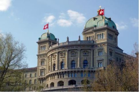 © Luciavonu/ Shutterstock/ FOTODOM Здание федерального правительства Швейцарии